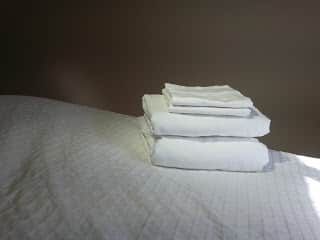 How to Fold a Fitted Sheet (queen)